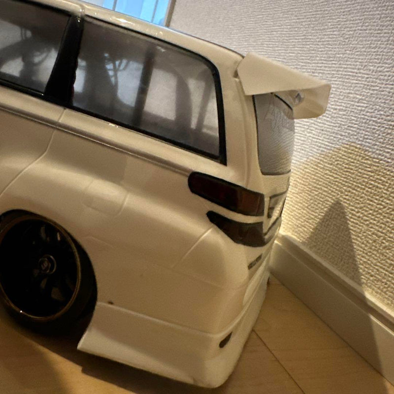 Laden Sie das Bild in Galerie -Viewer, ABC Hobby Vellfire Body on GRK Silver Carbon Chassis with Decoration Lights - Used