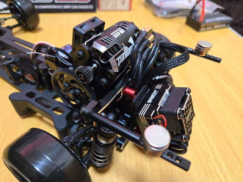 Carica immagine in Galleria Viewer, Yokomo SD2.0 Black Version 1/10 RC Car with Electronics Used - Used