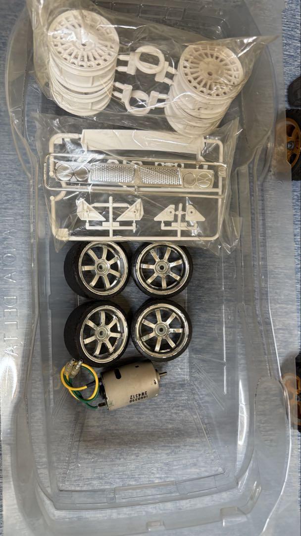 Chargez l'image dans la visionneuse de la galerie, Used Tamiya XV-01 Assembled Chassis with Electronics & Lancia Delta Unpainted Body