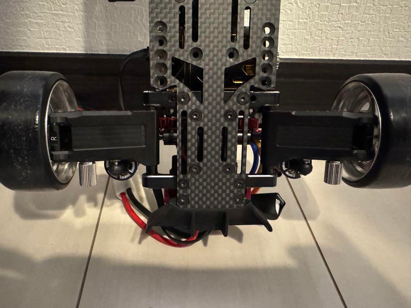 Chargez l'image dans la visionneuse de la galerie, Used YOKOMO YD-2E with Many Option Parts and Electronics No Receiver Gyro Servo
