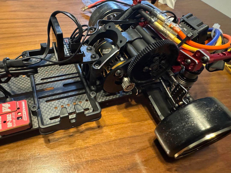 Chargez l'image dans la visionneuse de la galerie, Used YOKOMO YD-2E with Many Option Parts and Electronics No Receiver Gyro Servo