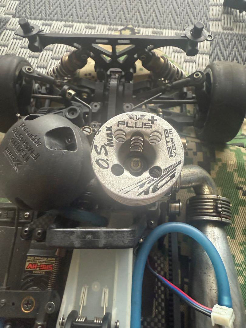 Laden Sie das Bild in Galerie -Viewer, Kyosho V-ONE R4EVO with O.S. Engine & SANWA SRG-HV Servo - Used