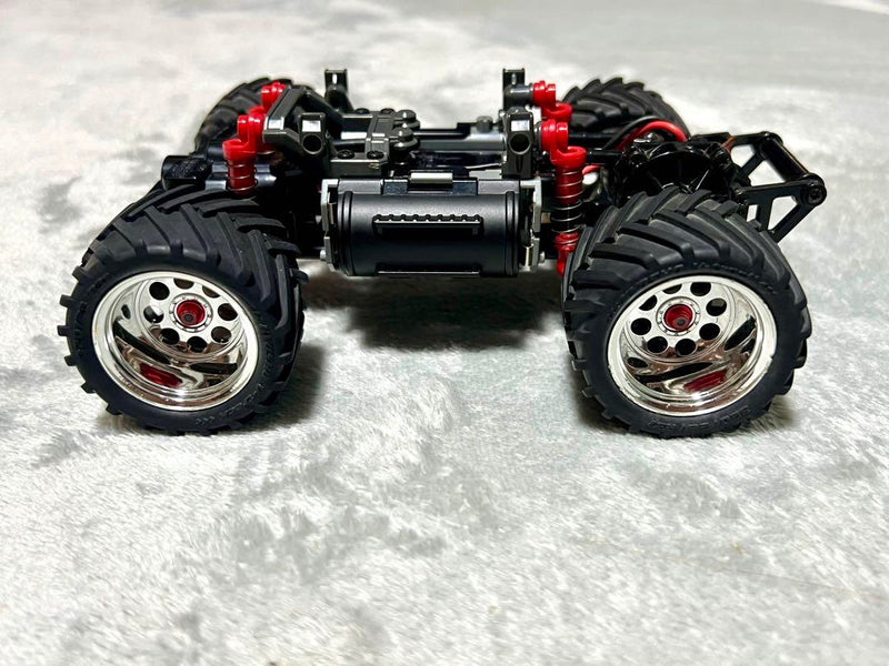 Load image into Gallery viewer, Used Kyosho Mini-Z Monster Set with Mad Killer & Mad Force Bodies & KT18 Radio