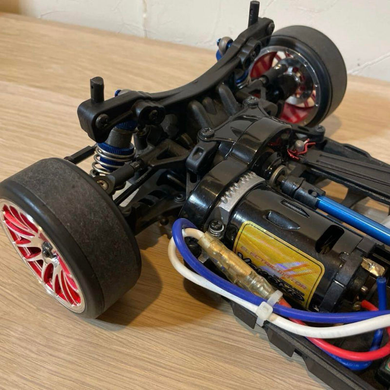 Chargez l'image dans la visionneuse de la galerie, Used Yokomo Drift Chassis Used For Parts or Base