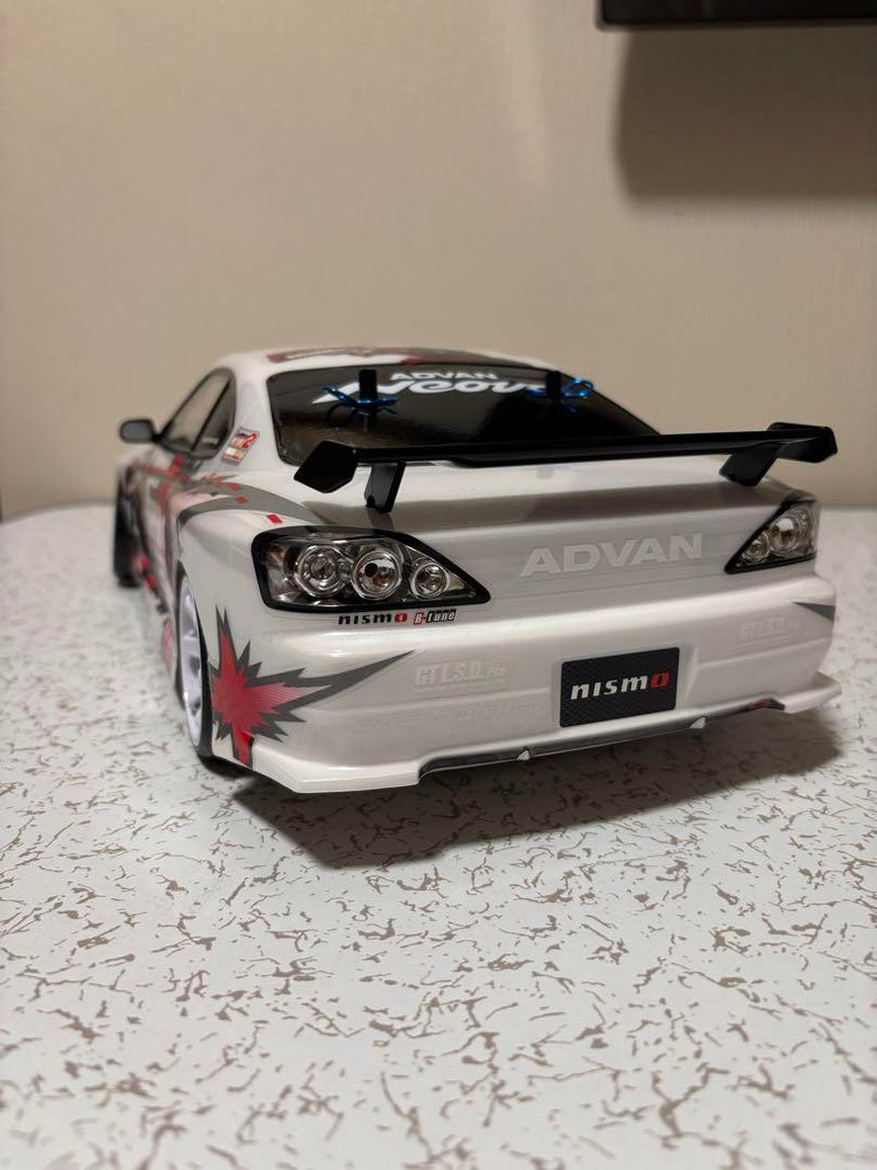 Chargez l'image dans la visionneuse de la galerie, Used Tamiya TT-02 Assembled Chassis with Sanwa MT-R Radio and Extra Body