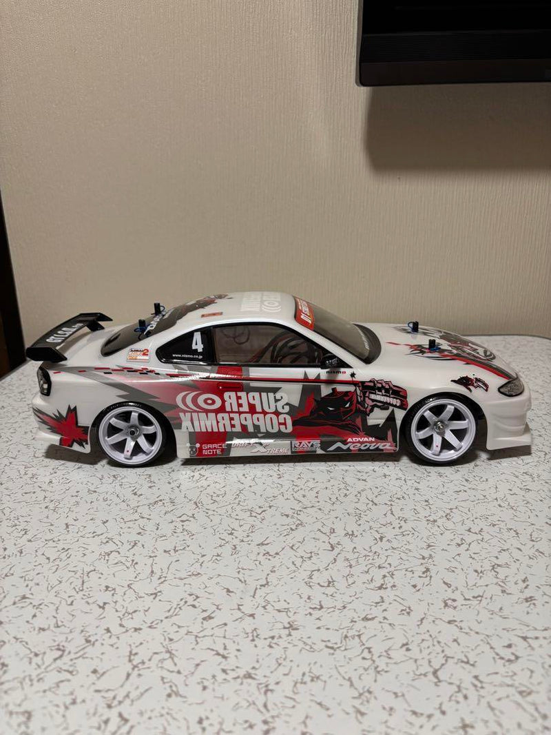 Chargez l'image dans la visionneuse de la galerie, Used Tamiya TT-02 Assembled Chassis with Sanwa MT-R Radio and Extra Body