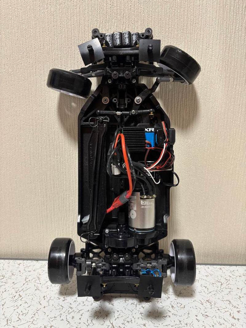 Chargez l'image dans la visionneuse de la galerie, Used Tamiya TT-02 Assembled Chassis with Sanwa MT-R Radio and Extra Body