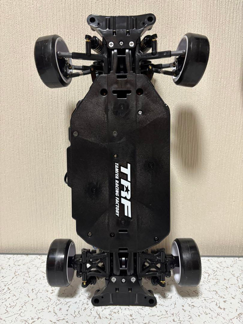 Chargez l'image dans la visionneuse de la galerie, Used Tamiya TT-02 Assembled Chassis with Sanwa MT-R Radio and Extra Body