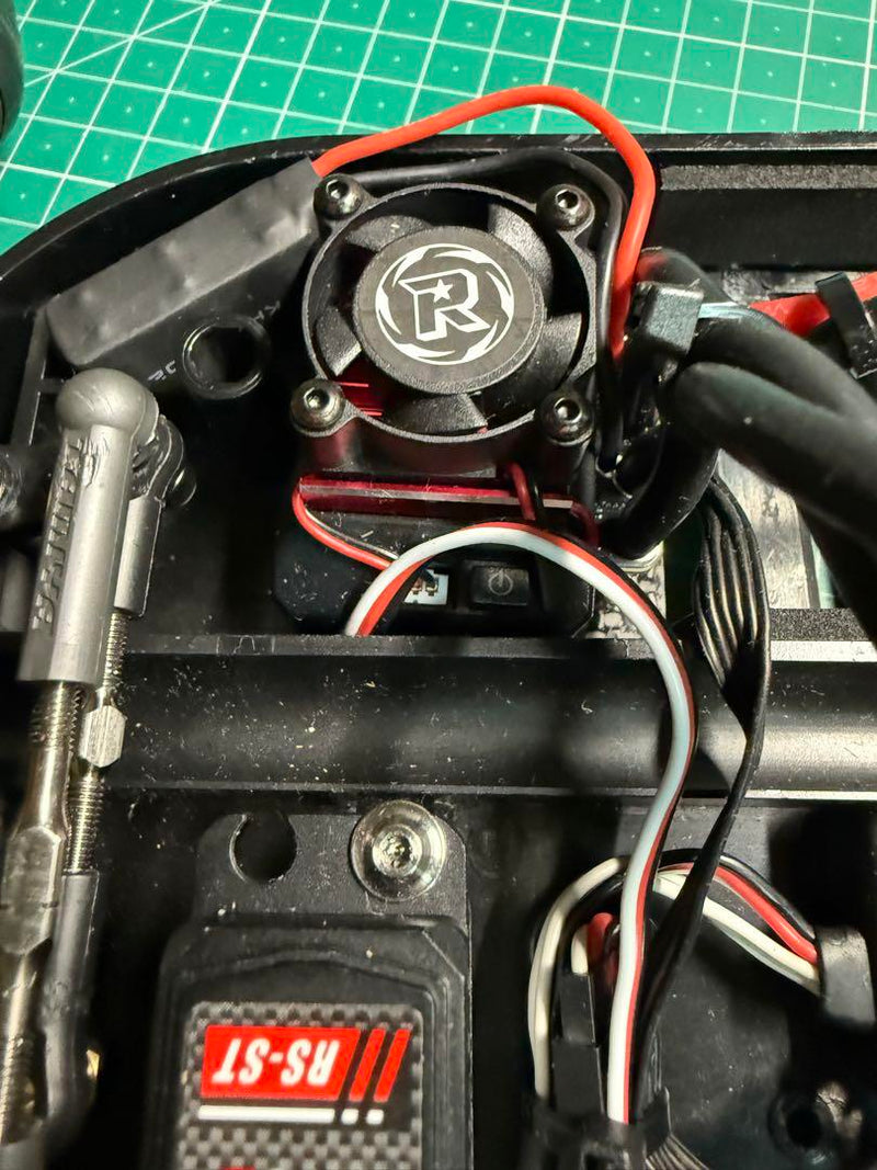 Chargez l'image dans la visionneuse de la galerie, Used Tamiya TT-01 2WD Drift Conversion with S14 Silvia Body Assembled
