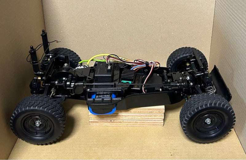 Chargez l'image dans la visionneuse de la galerie, Used Tamiya Hummer M1025 1/12 RC Car with Futaba Transmitter Operation Confirmed