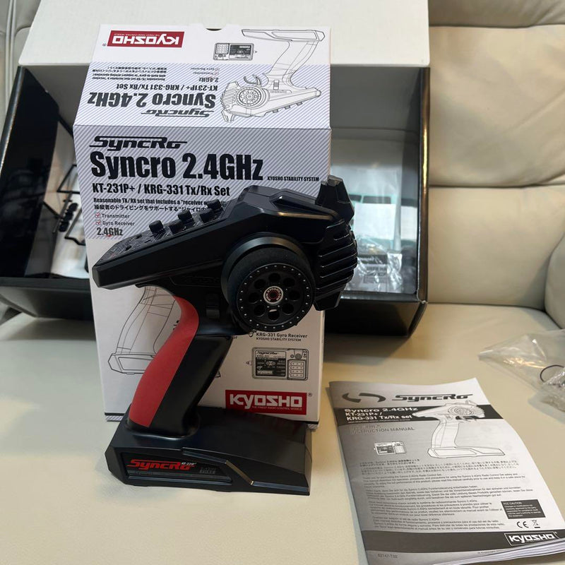 Laden Sie das Bild in Galerie -Viewer, Tamiya TT02BR with Option Parts & Kyosho Syncro 2.4GHz Radio Set No Battery - Used