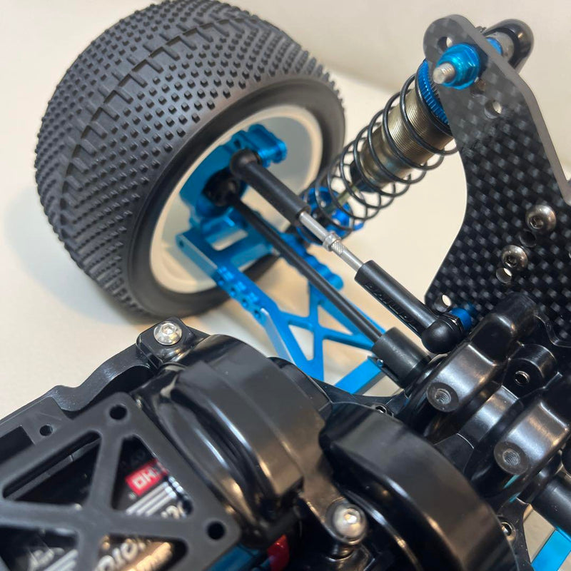 Laden Sie das Bild in Galerie -Viewer, Tamiya TT02BR with Option Parts & Kyosho Syncro 2.4GHz Radio Set No Battery - Used