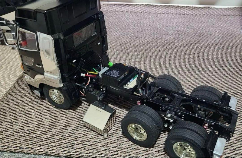 Chargez l'image dans la visionneuse de la galerie, Used Tamiya Hino Profia Trailer Truck Painted Assembled
