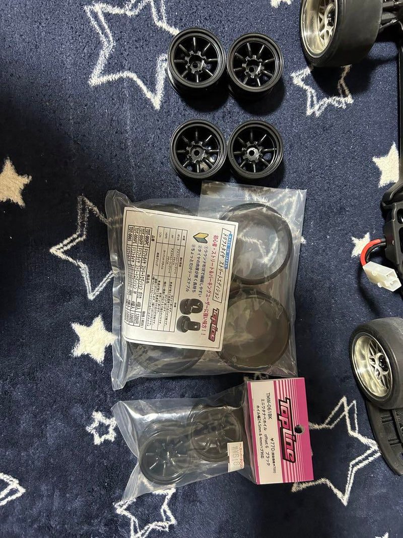 Chargez l'image dans la visionneuse de la galerie, Used Yokomo YD-2 Drift RC Full Set with Spares and Kenmeri Body