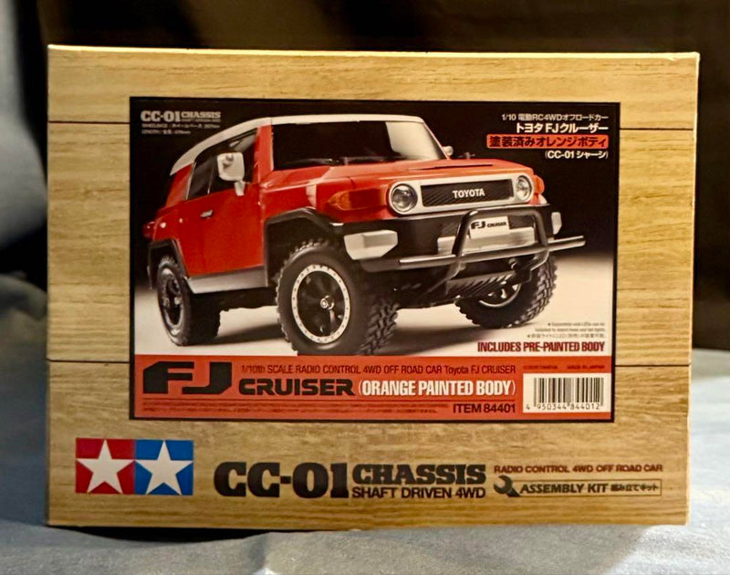 Chargez l'image dans la visionneuse de la galerie, Used Tamiya Toyota FJ Cruiser CC-01 Chassis with Painted Orange Body Unused