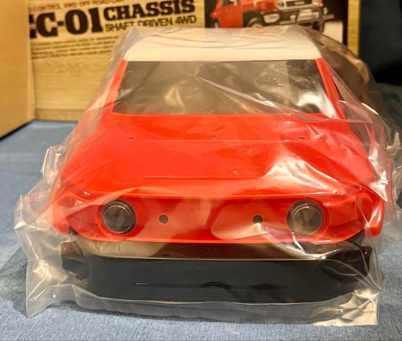 Chargez l'image dans la visionneuse de la galerie, Used Tamiya Toyota FJ Cruiser CC-01 Chassis with Painted Orange Body Unused