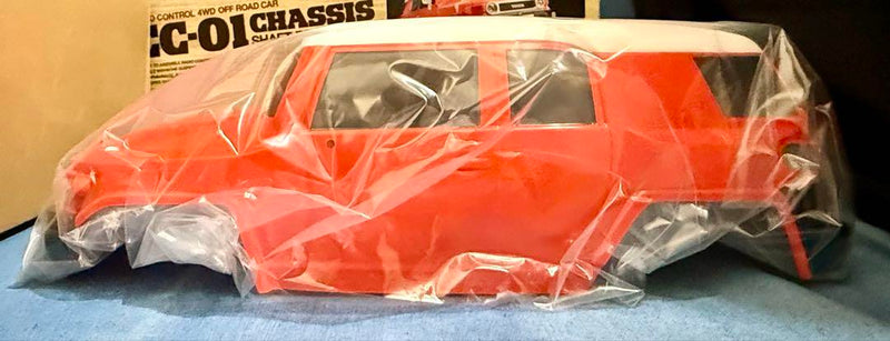 Chargez l'image dans la visionneuse de la galerie, Used Tamiya Toyota FJ Cruiser CC-01 Chassis with Painted Orange Body Unused