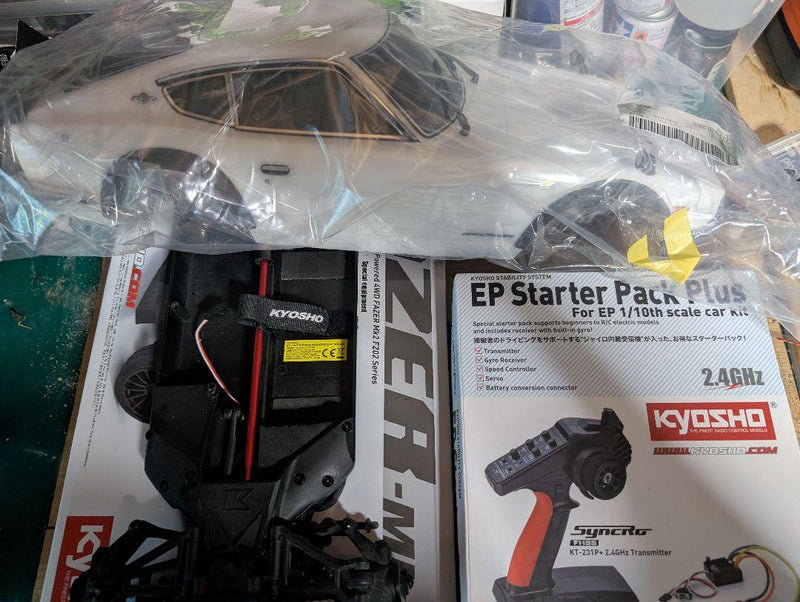 Laden Sie das Bild in Galerie -Viewer, Kyosho Fazer Mk2 w/ Datsun 240Z Body EP Starter Pack New No Motor - Used