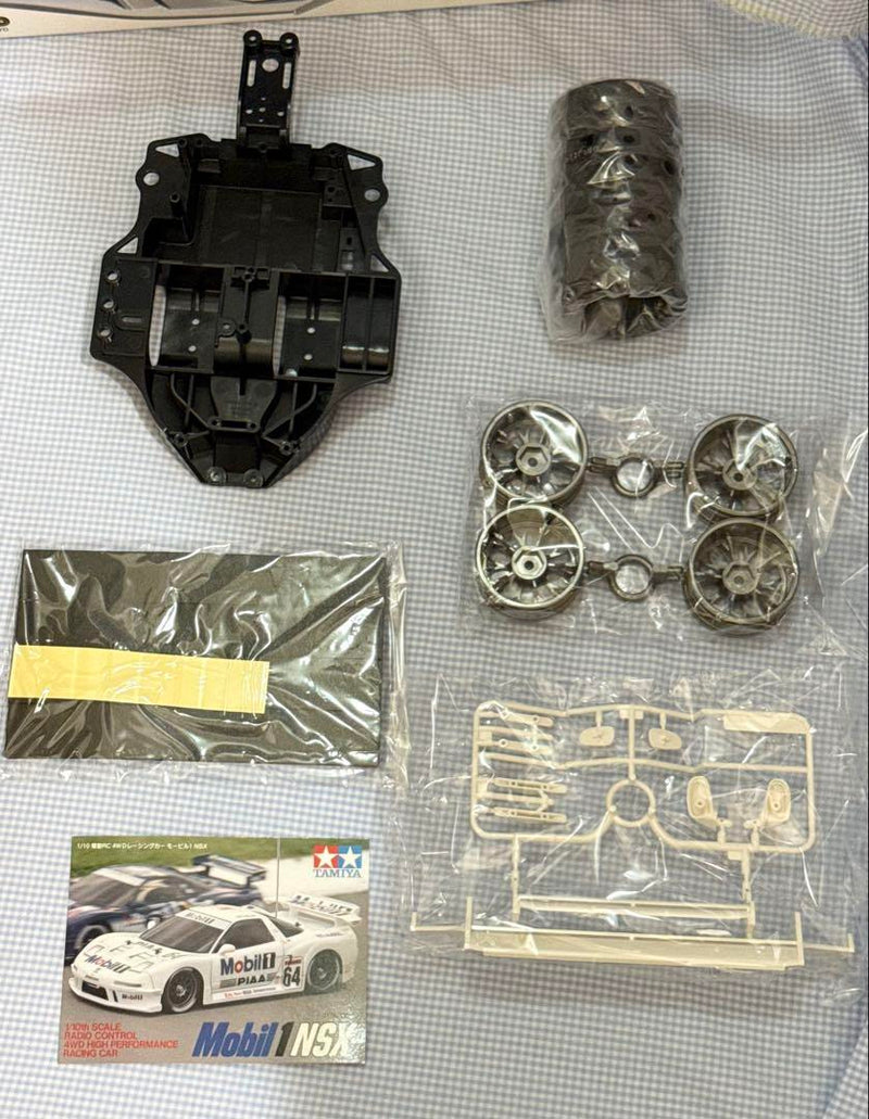 Chargez l'image dans la visionneuse de la galerie, Used Tamiya Mobil 1 NSX TA03R Belt Drive 4WD Limited SP Unassembled Kit