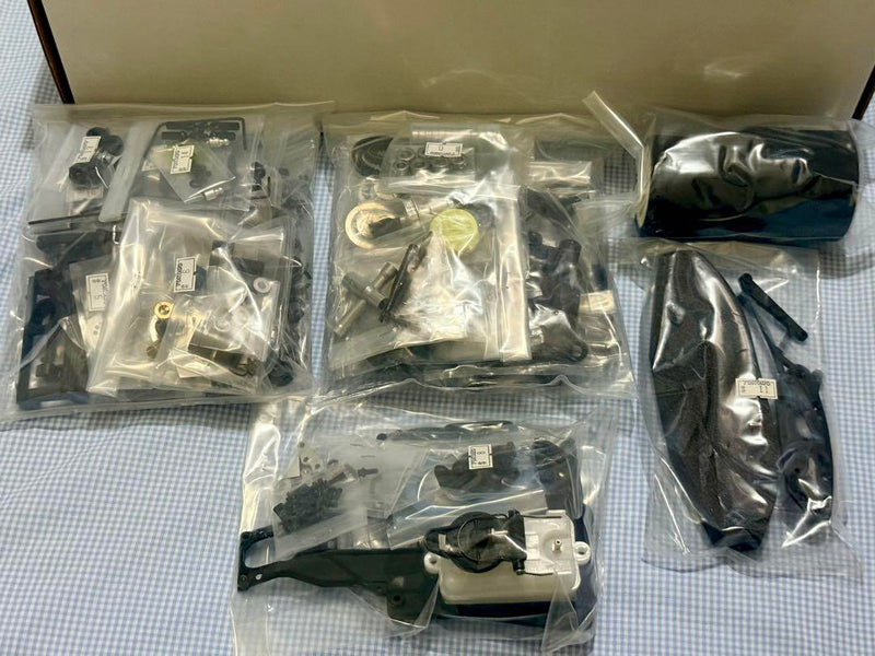 Carica immagine in Galleria Viewer, YOKOMO GT-4R 1/10 GP Touring Car Kit with Taro GT-ONE Body Engine less - Used