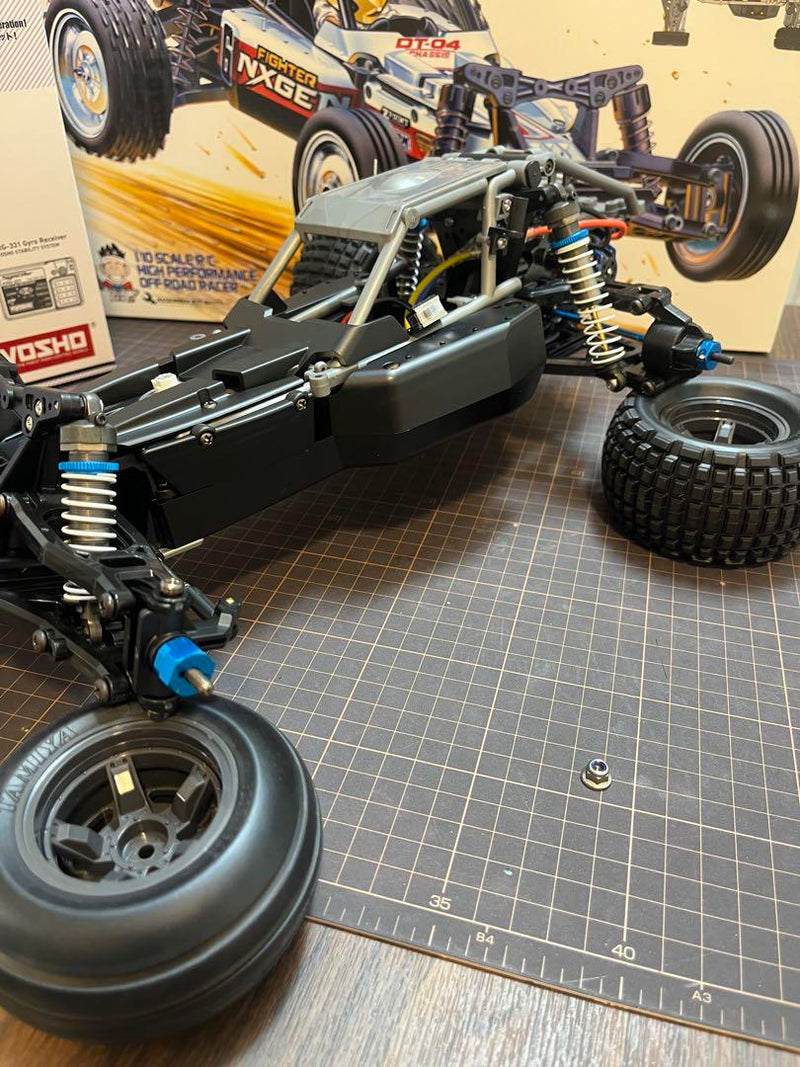 Laden Sie das Bild in Galerie -Viewer, Tamiya Fighter Nexgen DT-04 with Option Parts & Kyosho 2.4GHz Radio Set Unused - Used