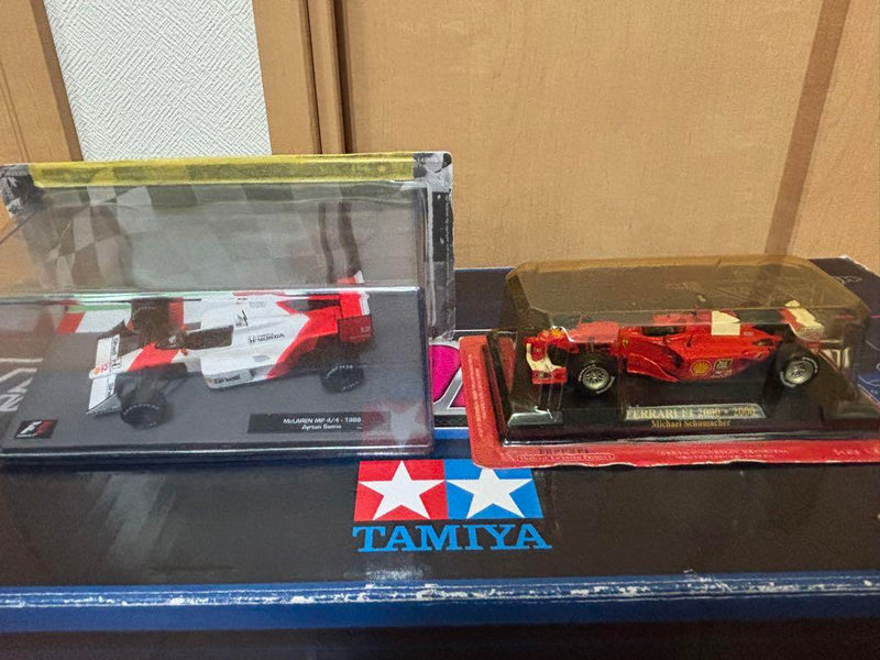 Chargez l'image dans la visionneuse de la galerie, Used Tamiya TRF102 Partially Assembled with Futaba Electronics and Red Bull Body