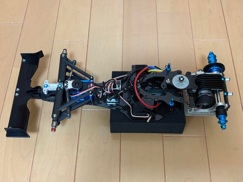 Chargez l'image dans la visionneuse de la galerie, Used Tamiya TRF102 Partially Assembled with Futaba Electronics and Red Bull Body