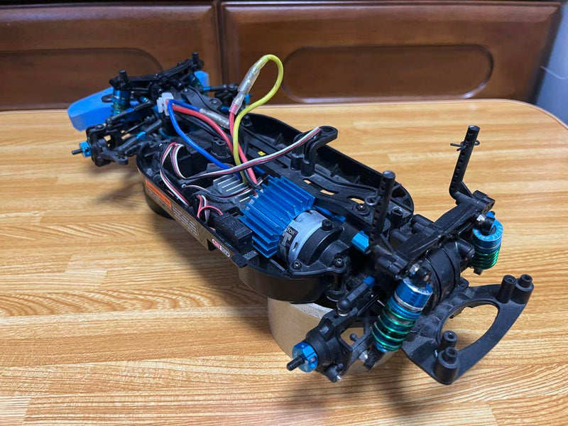 Chargez l'image dans la visionneuse de la galerie, Used Tamiya TT-01E RC Full Set with Many Option Parts and 3 Bodies