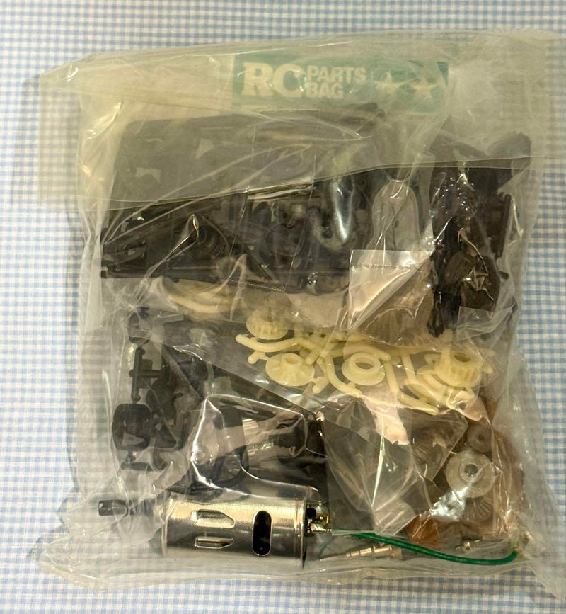 Chargez l'image dans la visionneuse de la galerie, Used Tamiya Mitsubishi Lancer Evolution IV TA03F Belt Drive 4WD Unassembled Kit
