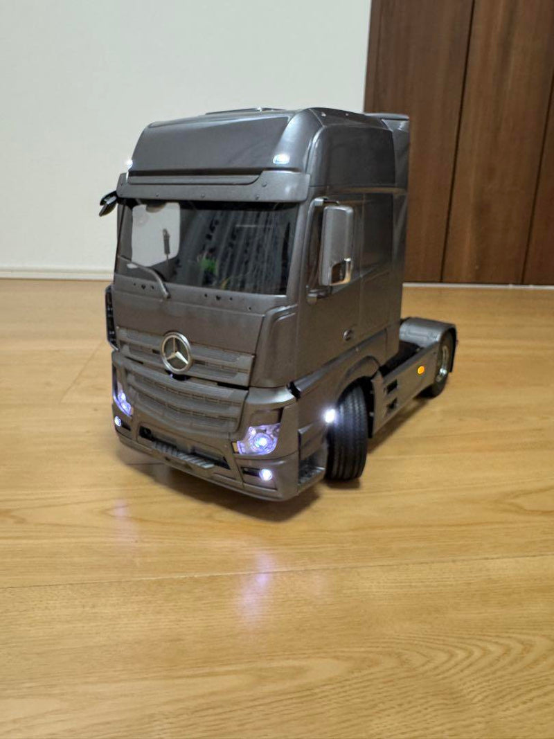 Load image into Gallery viewer, Used Tamiya 1/14 Mercedes-Benz Actros 1851 with Tank Trailer Full Set