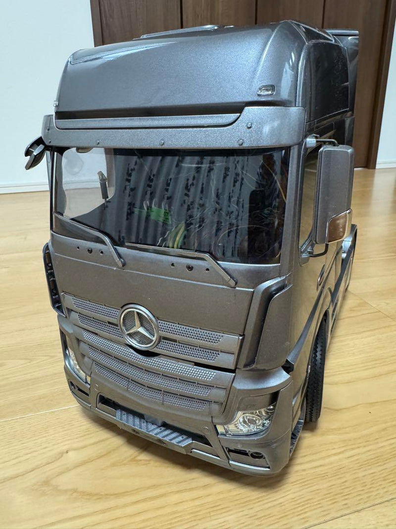 Load image into Gallery viewer, Used Tamiya 1/14 Mercedes-Benz Actros 1851 with Tank Trailer Full Set