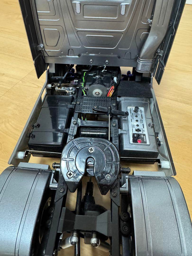 Load image into Gallery viewer, Used Tamiya 1/14 Mercedes-Benz Actros 1851 with Tank Trailer Full Set