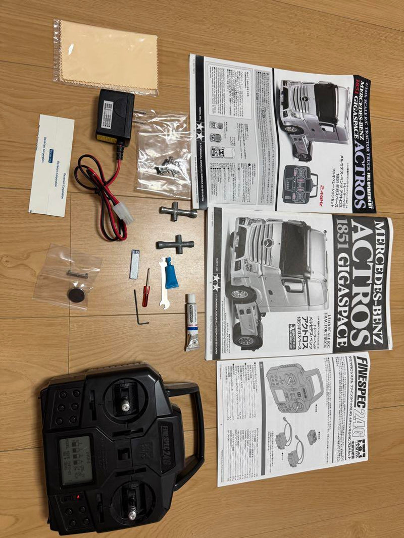 Load image into Gallery viewer, Used Tamiya 1/14 Mercedes-Benz Actros 1851 with Tank Trailer Full Set