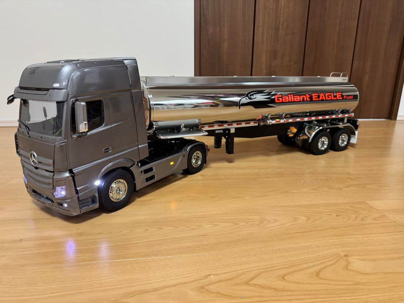 Load image into Gallery viewer, Used Tamiya 1/14 Mercedes-Benz Actros 1851 with Tank Trailer Full Set
