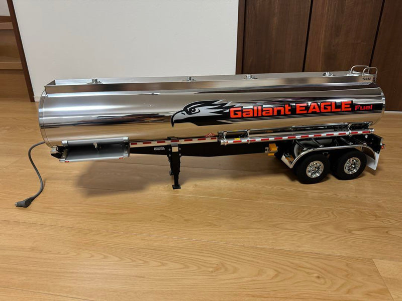 Load image into Gallery viewer, Used Tamiya 1/14 Mercedes-Benz Actros 1851 with Tank Trailer Full Set