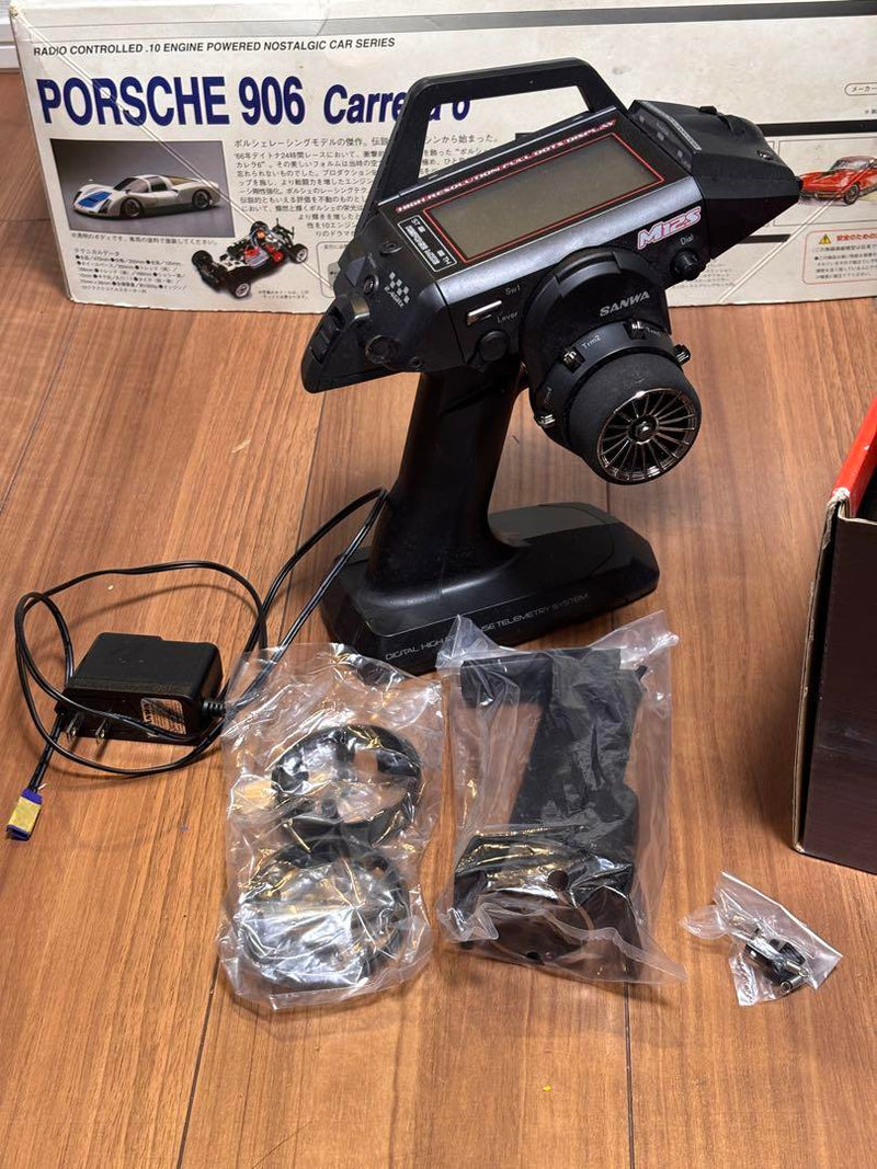 Laden Sie das Bild in Galerie -Viewer, Kyosho 1/10 Porsche 906 GP Car Full Set w/ Sanwa M12S Propo Used - Used