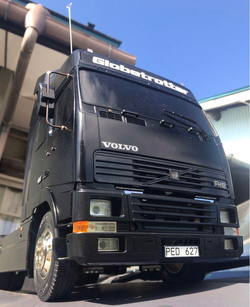 Load image into Gallery viewer, Used Tamiya 1/14 Volvo FH12 Globetrotter Assembled Truck