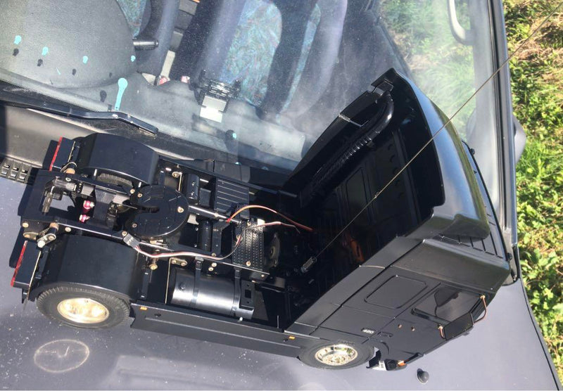 Load image into Gallery viewer, Used Tamiya 1/14 Volvo FH12 Globetrotter Assembled Truck