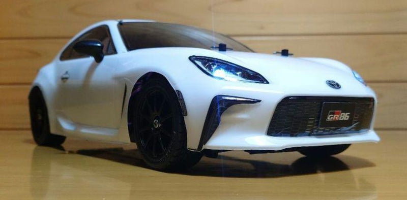 Chargez l'image dans la visionneuse de la galerie, Used Tamiya Toyota GR86 White Assembled Full Set with Sanwa MX-6 Transmitter Unused
