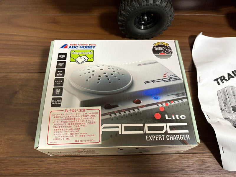 Chargez l'image dans la visionneuse de la galerie, Used TRAIL STOMPER 1/10 4WD Off-Road RC Truck Used Indoor Only