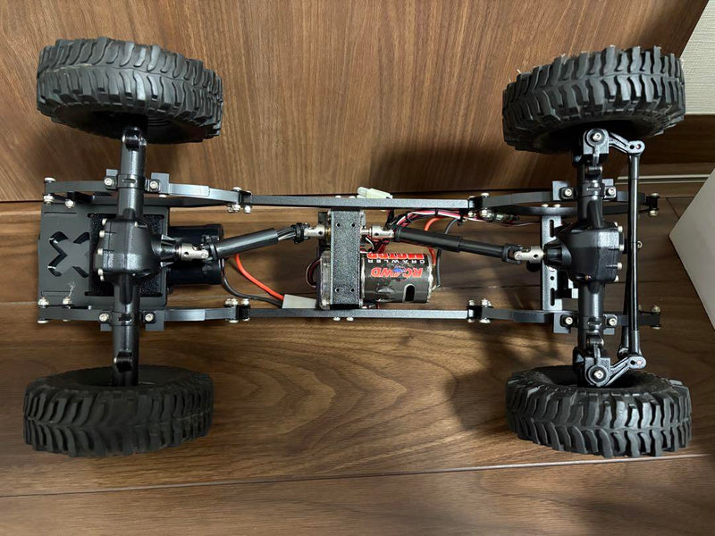 Chargez l'image dans la visionneuse de la galerie, Used TRAIL STOMPER 1/10 4WD Off-Road RC Truck Used Indoor Only
