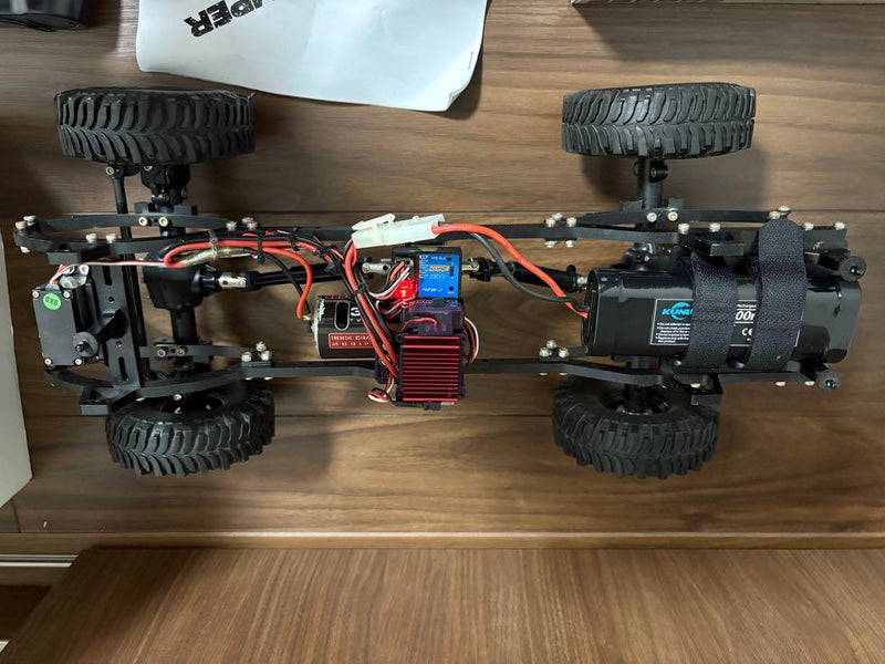 Chargez l'image dans la visionneuse de la galerie, Used TRAIL STOMPER 1/10 4WD Off-Road RC Truck Used Indoor Only