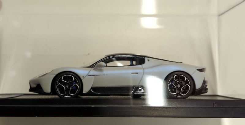 Carica immagine in Galleria Viewer, BBR MODELS 1/43 Maserati MC20 2020 Bianco Audace BBRC251A - Used
