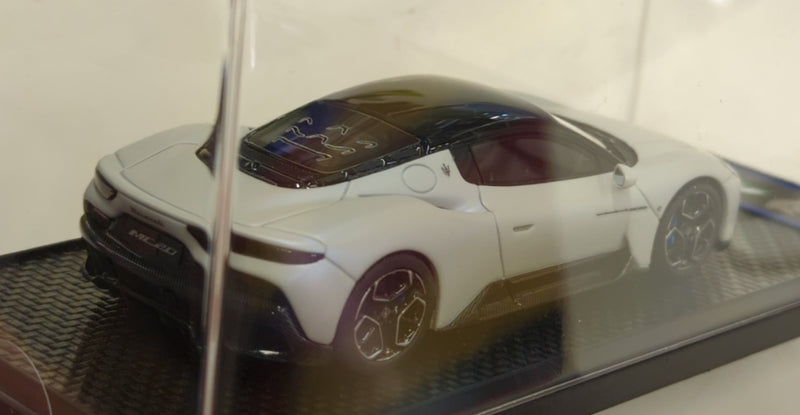 Carica immagine in Galleria Viewer, BBR MODELS 1/43 Maserati MC20 2020 Bianco Audace BBRC251A - Used
