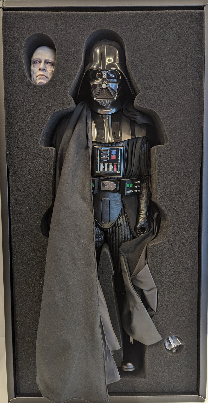 Carica immagine in Galleria Viewer, Hot Toys 1/4 Quarter Scale Darth Vader (Special Edition) QS013B - Used
