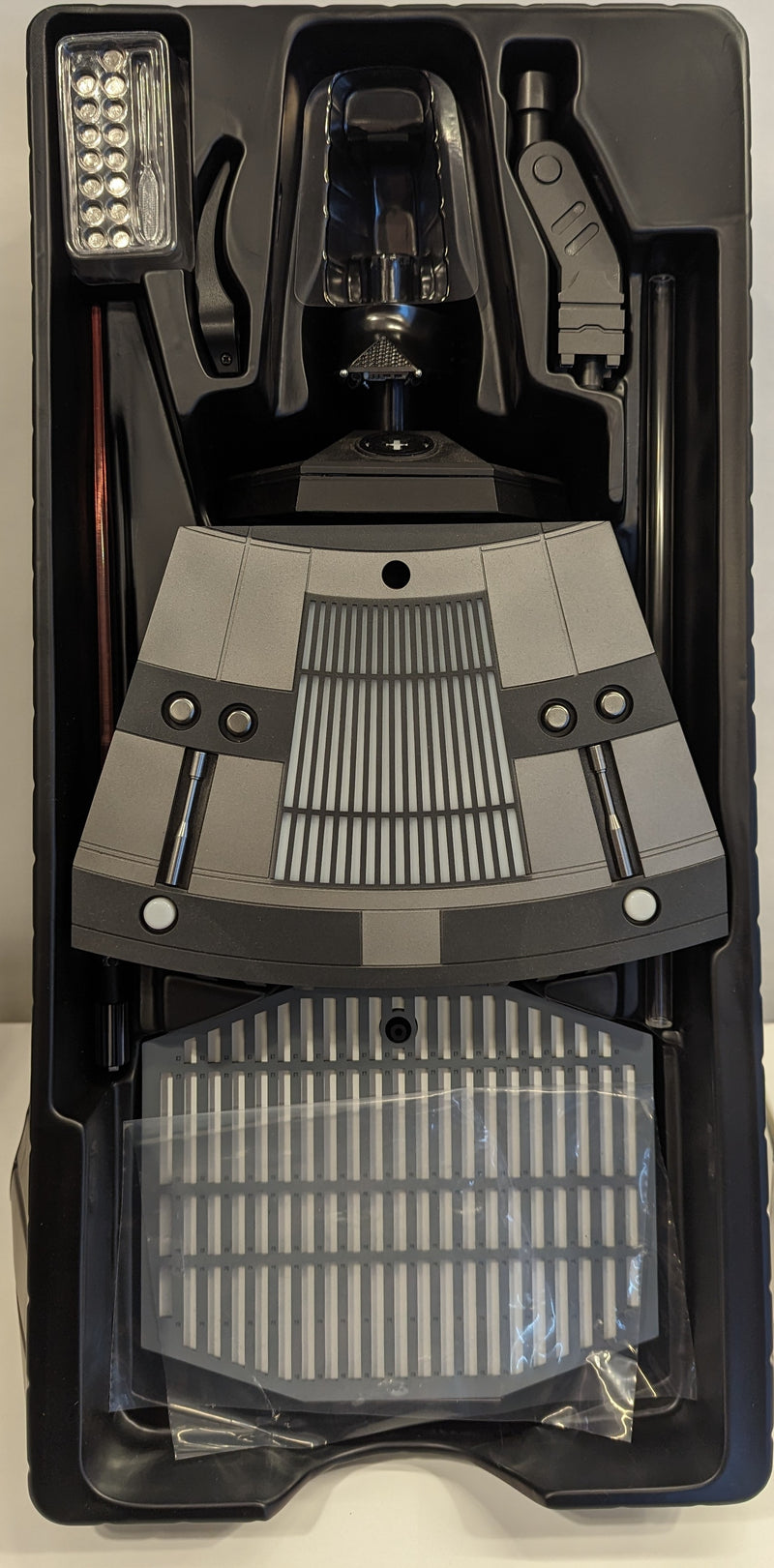 Carica immagine in Galleria Viewer, Hot Toys 1/4 Quarter Scale Darth Vader (Special Edition) QS013B - Used
