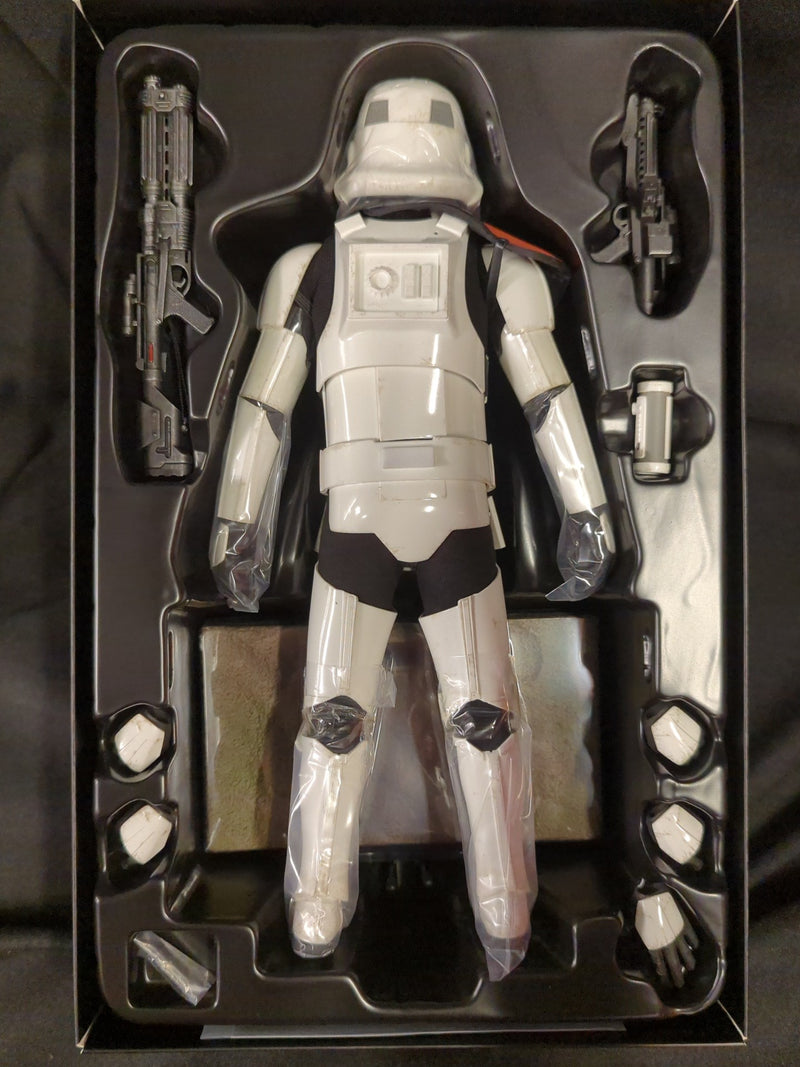 Carica immagine in Galleria Viewer, Hot Toys Television Masterpiece Stormtrooper Squad Leader TMS041 - Used
