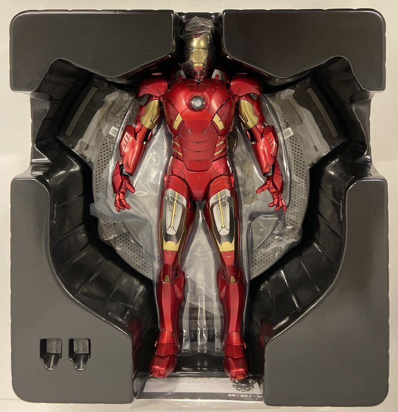 Laden Sie das Bild in Galerie -Viewer, Hot Toys Diorama Diecast Iron Man Mark VII Open Armor Version DS004D51 - Used
