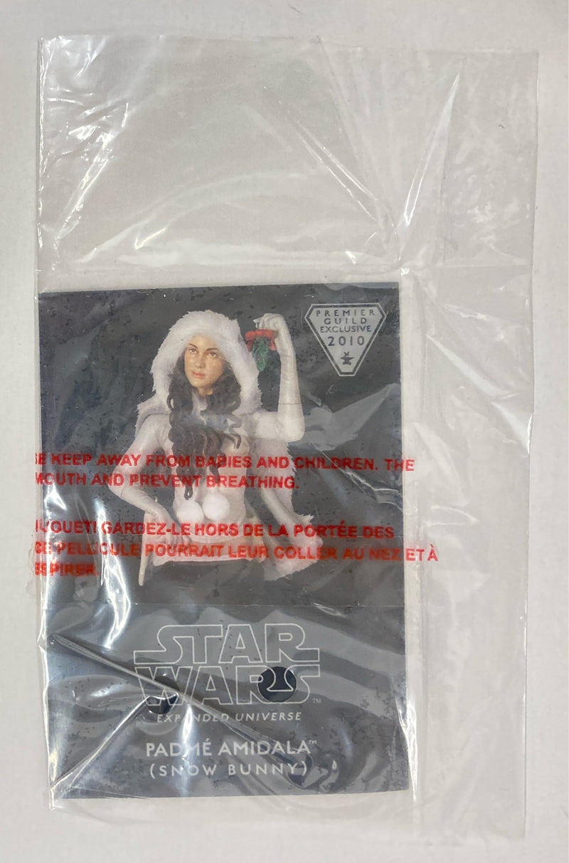 Chargez l&#39;image dans la visionneuse de la galerie, Gentle Giant Collectible Mini Bust Padme Amidala (Snow Bunny) - Used
