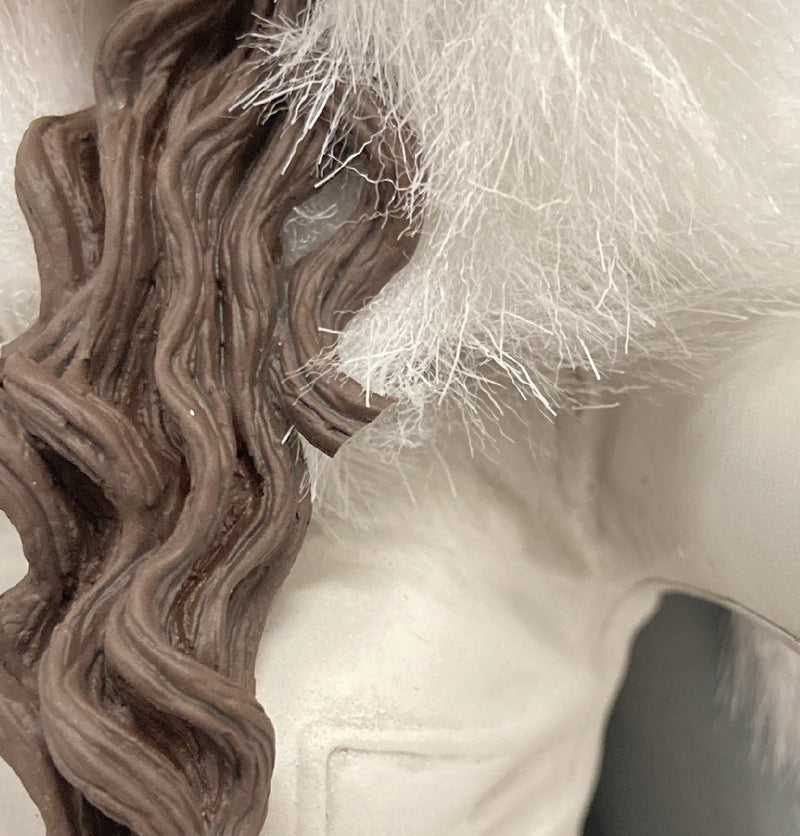 Chargez l&#39;image dans la visionneuse de la galerie, Gentle Giant Collectible Mini Bust Padme Amidala (Snow Bunny) - Used
